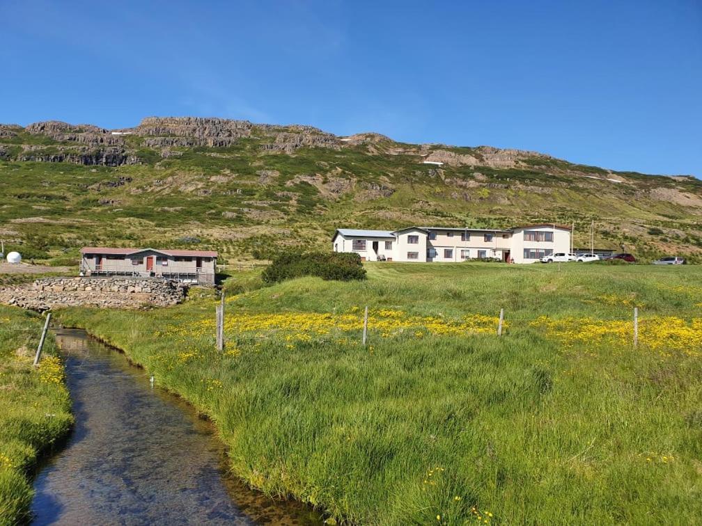 Hotel Laugarholl With Natural Hot Spring Holmavik Exteriér fotografie