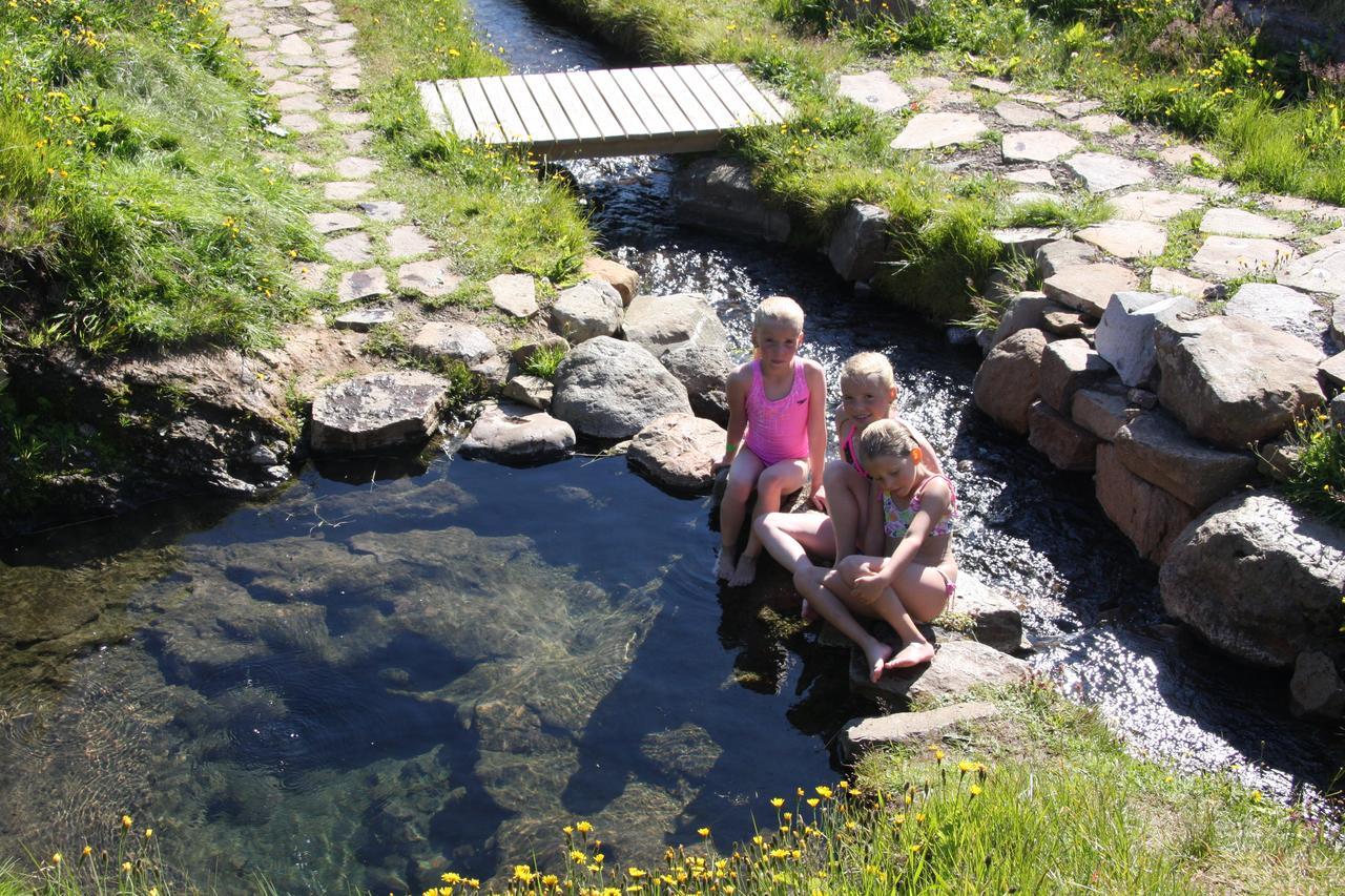 Hotel Laugarholl With Natural Hot Spring Holmavik Exteriér fotografie
